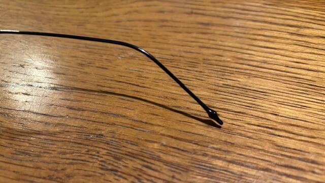 Clauraメガネ 90987 フレームの先